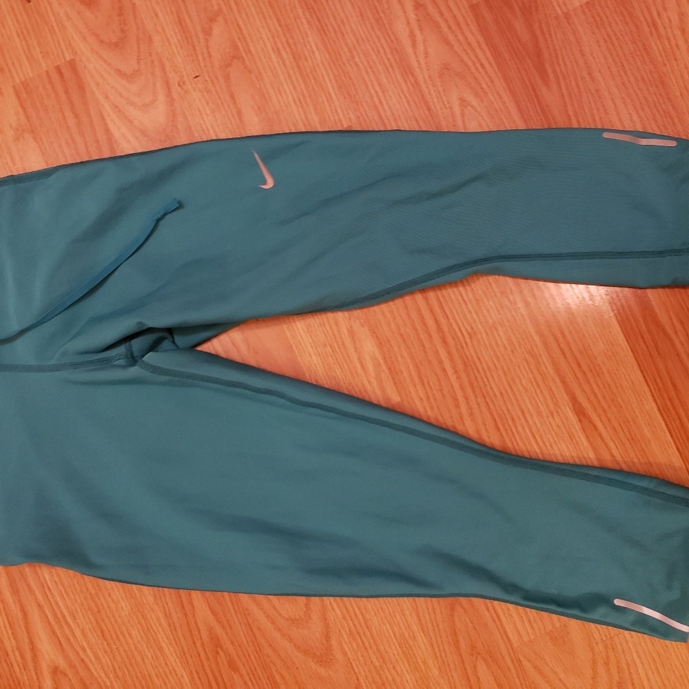 Nike running crops